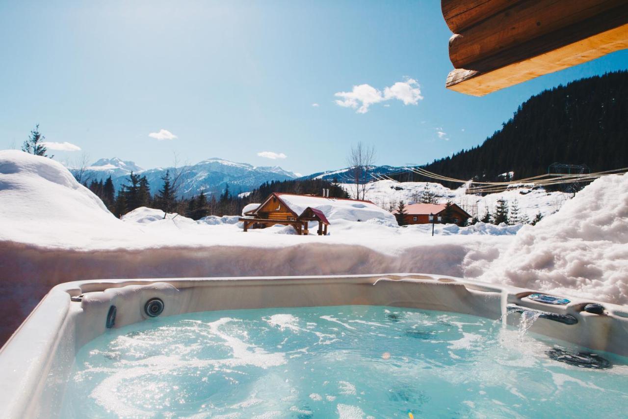 Glacier House & Resort 4*